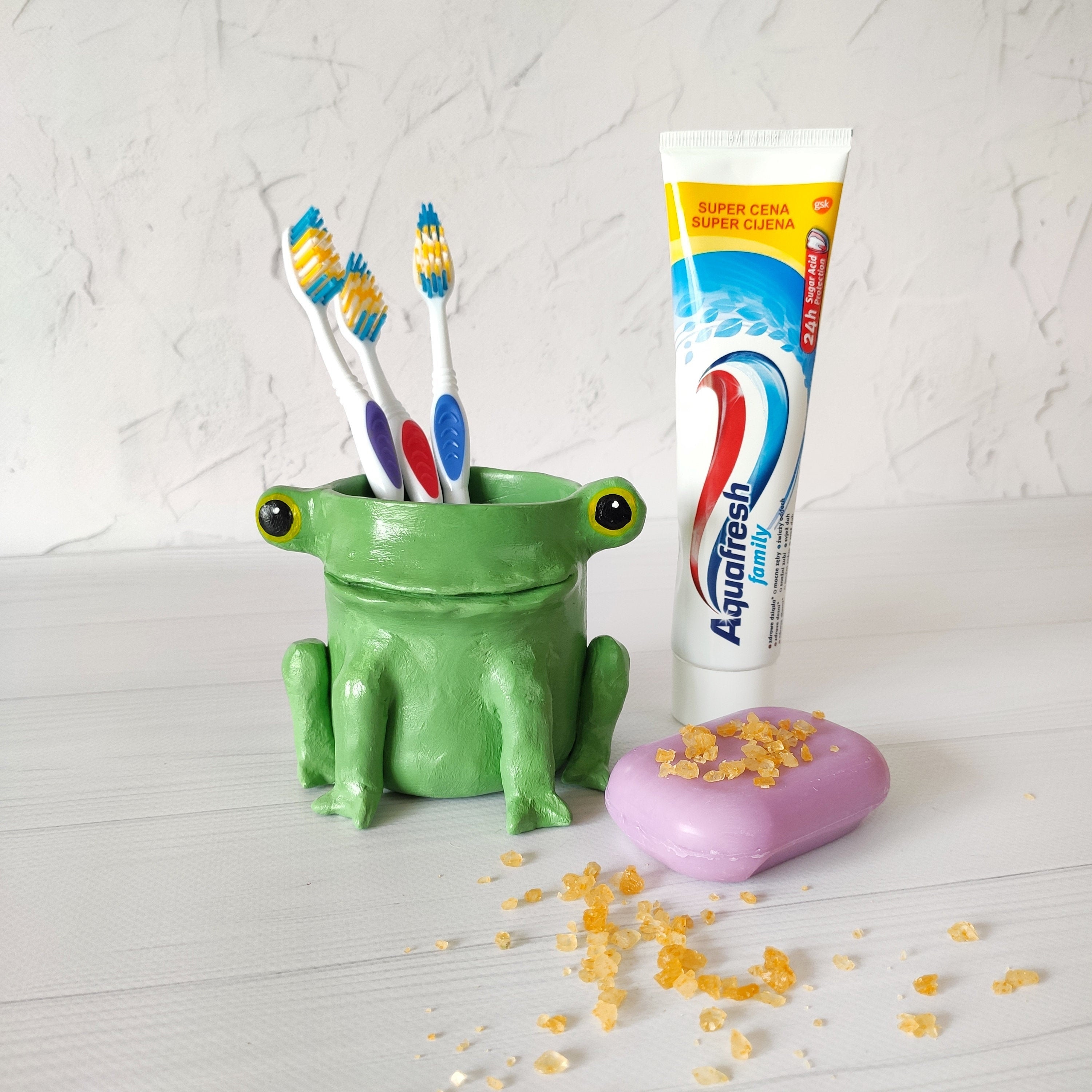 Frog toothbrush holder for kids Cute froggy toothpaste holder Etsy