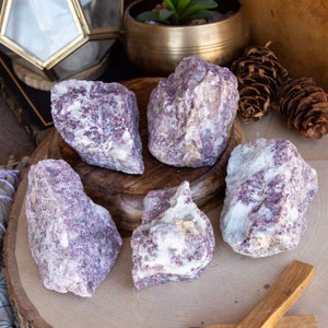 Grande pedaço de pedra de lepidolita áspera natural - mais de 1/2 libra - cristais e pedras de cura Cristais brutos e minerais Pedra de chakra