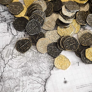 Metal Pirate Coins - 30 Gold and Silver Spanish Doubloon Replicas ...