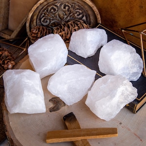 Large Natural Rough Quartz Stone - Over 1/2 Pound - Healing crystals and stones Raw crystals and Minerals Chakra Stone