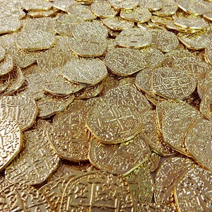 Metal Pirate Coins - 50 Gold Spanish Doubloon Replicas - Fantasy Metal ...
