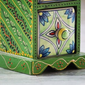 Houten & keramische 2 ladekast, bureau organisator, handgemaakte hand geschilderd, etnische, Indiase stijl, groene kleur, hoogte 9 inch afbeelding 3