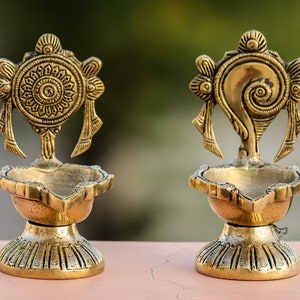 Brass Diya, Indian Deepak, Brass Oil Lamp, Indian Decor, Shankh Chakra Deepak, Indian Home Temple Diya Decor, Set Of 2