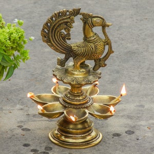 Messing pauw diya Indiase deepak olielamp voor thuis tempel decor traditionele Indiase verlichting cadeau
