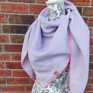 XXL muslin cloth scarf in lilac neon pink triangular image 2