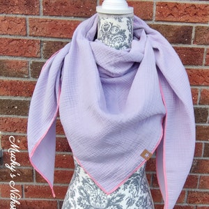 XXL muslin cloth scarf in lilac neon pink triangular image 1