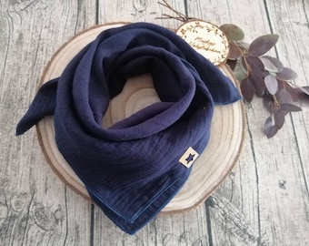 Muslin scarf for babies and toddlers in dark blue 50 x 50 cm can be worn from 5 months to 4 years
