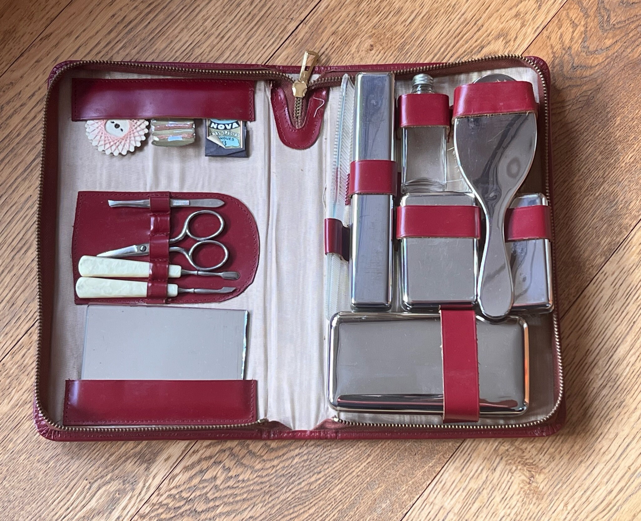 Coffret D'entretien Pour Moustache Ancien - Ensemble Complet Vintage - Occasion