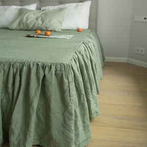 Linen bed skirt dust ruffle, Ruffled bedspread, Washed linen, Various colors, custom sizes.