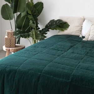 Linen Quilted Bedspread in Emerald green color/Linen Blanket/Stonewashed Linen Quilt / Soft Linen Throw / Queen, King size / Linen Bedding
