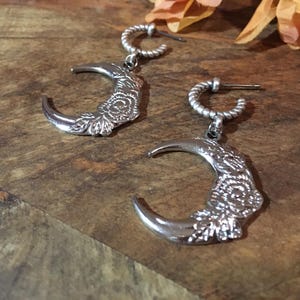 Boho Crescent Moon Hoop Earrings, Half Moon Earrings, Celestial Earrings, Floral Moon Earrings, Crescent Moon Earrings, Luna Flower Earrings