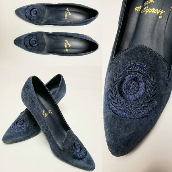 navy blue leather pumps