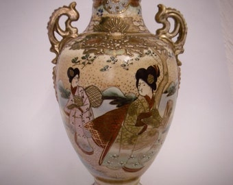 Große antike Satsuma Vase/Empore aus Japan, handbemalt mit Golddetails, um 1900