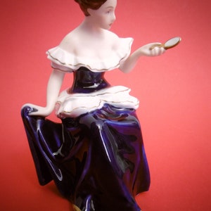 Beautiful porcelain figurine &quot;Baroque Lady&quot; with gold details, handmade, DUX