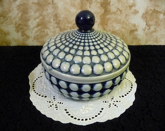 Originelle Keramikdose mit Deckel
