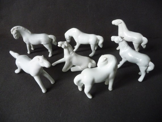 small horse figurines plastic