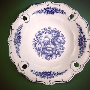 Very beautiful bowl / decorative plate Weimaer porcelain with cobalt design, Ø approx. 25 cm
