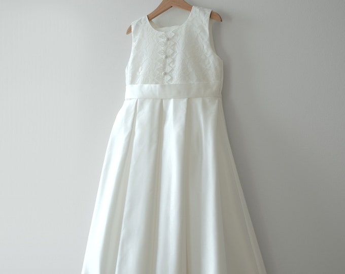 Robe De Communion Luxe En Satin Avec Dentelle Et Jupon - Taille Enfant - Fabriqué En Allemagne
