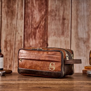 Trauzeuge Geschenk Personalisierte Leder Dopp Kit Tasche Kulturtasche Monogramm Herren Kulturtasche Vegan Leder Reisegeschenk für Ihn Bestes Geschenk für Ihn
