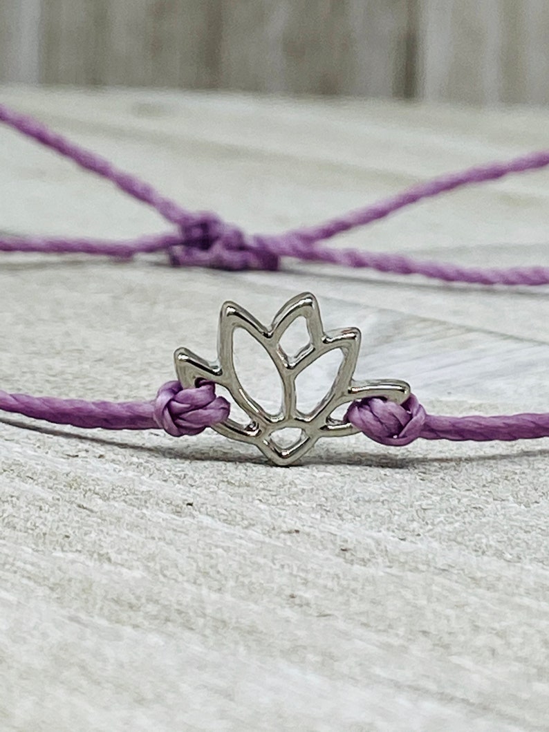 Surfer Bracelets Pura Vida Style Waterproof Bracelets Friendship Bracelets Lotus Flower Bracelet Adjustable String Bracelets