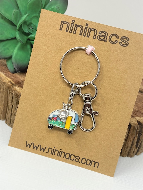 Camper Key Chain, Key Chain, Gift for Camper Lovers, 3D Travel Trailer Key Chain, Camper Charm, Backpack Charm, Camping Accessories, Gift