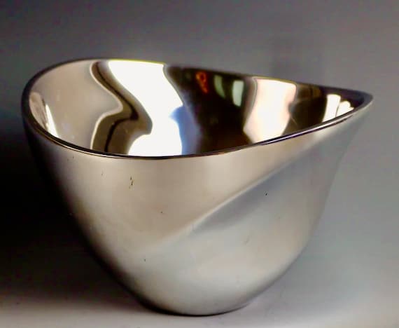 Nambe' Large Twist Bowl #736 Designed by Fred Bould 2003