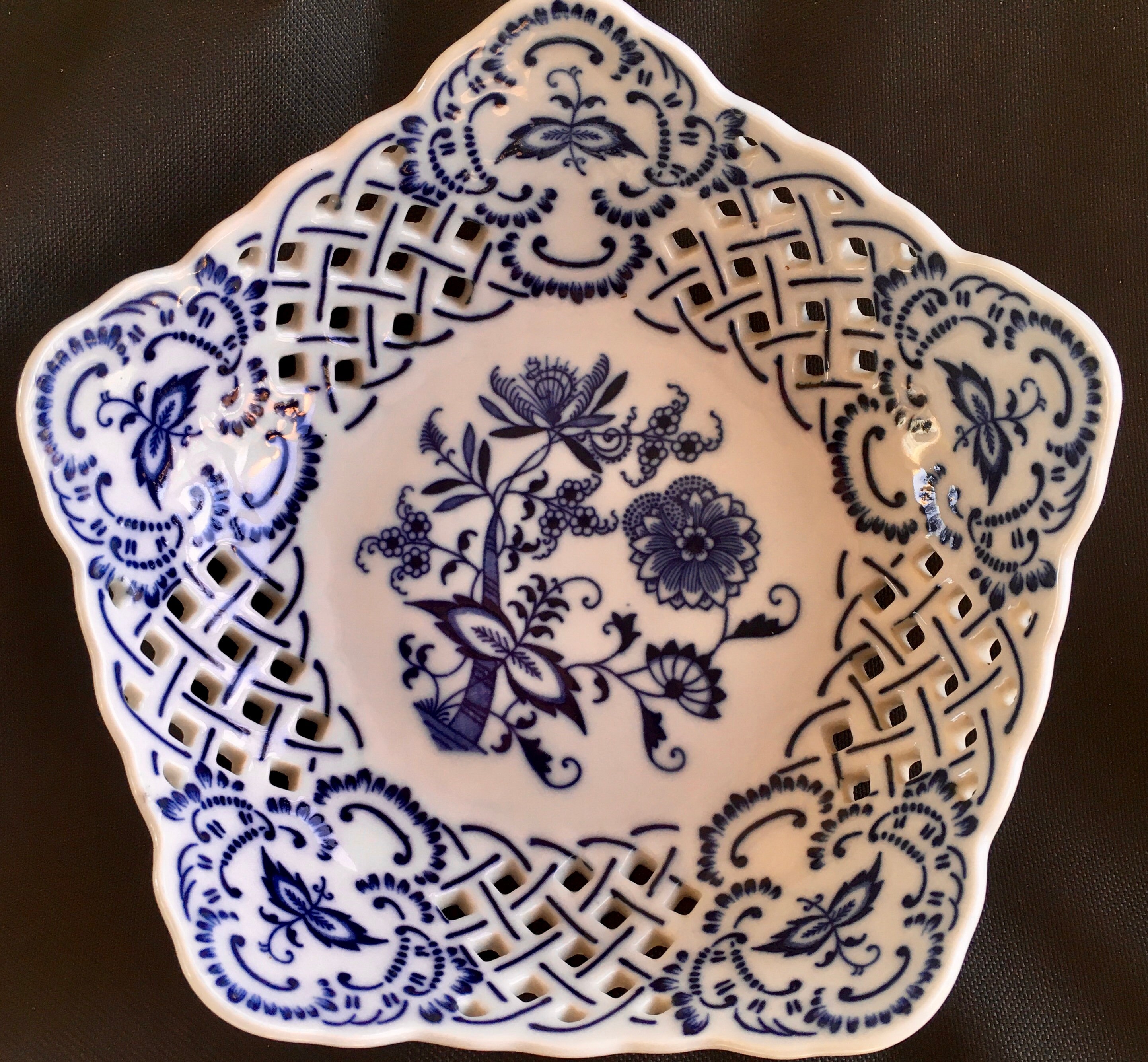 Blue Danube Pattern 99183 Blue Onion Design Pierced Open Candy Dish
