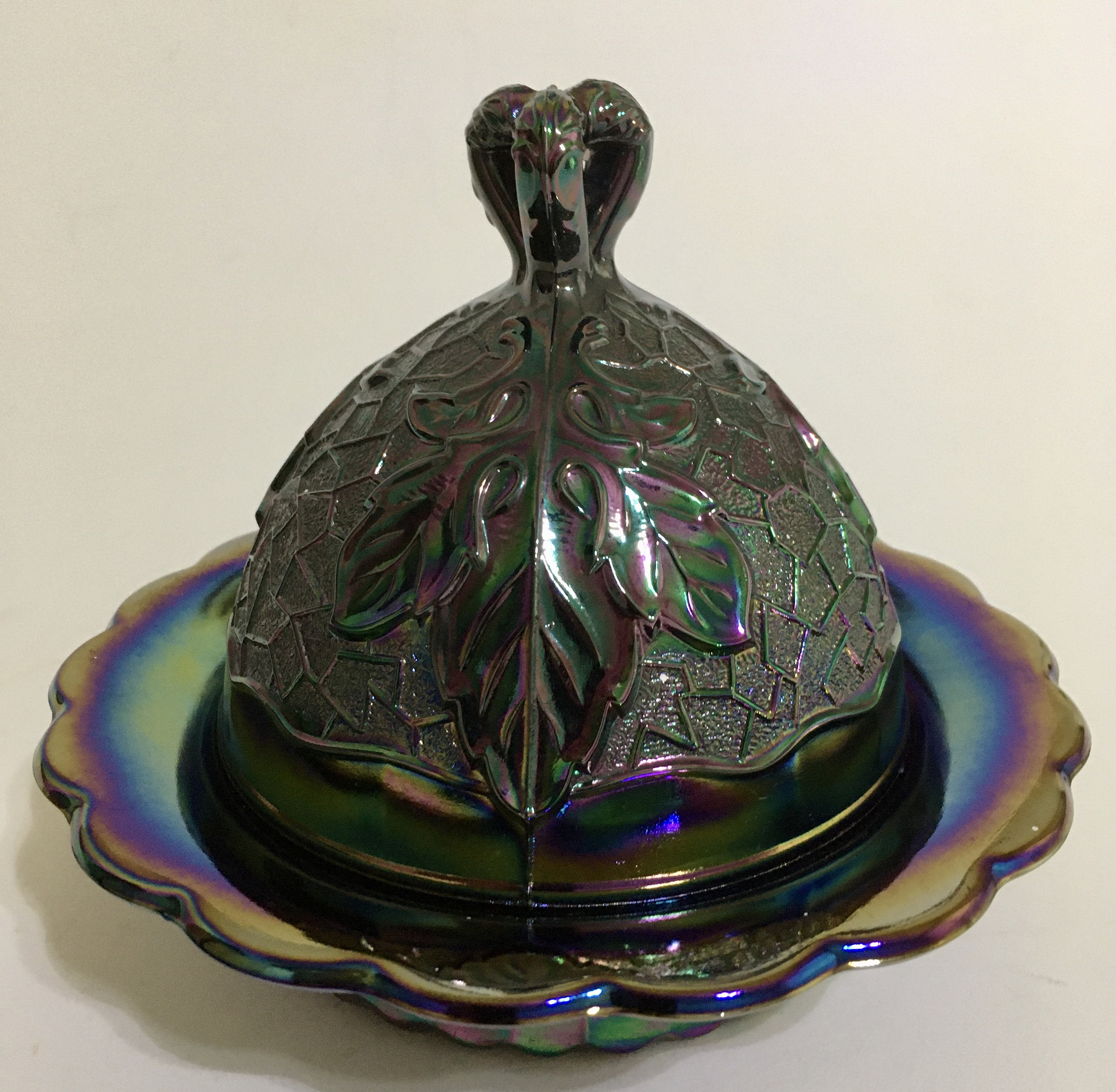 L G Wright Maple Leaf Round Carnival Glass Butter Dish