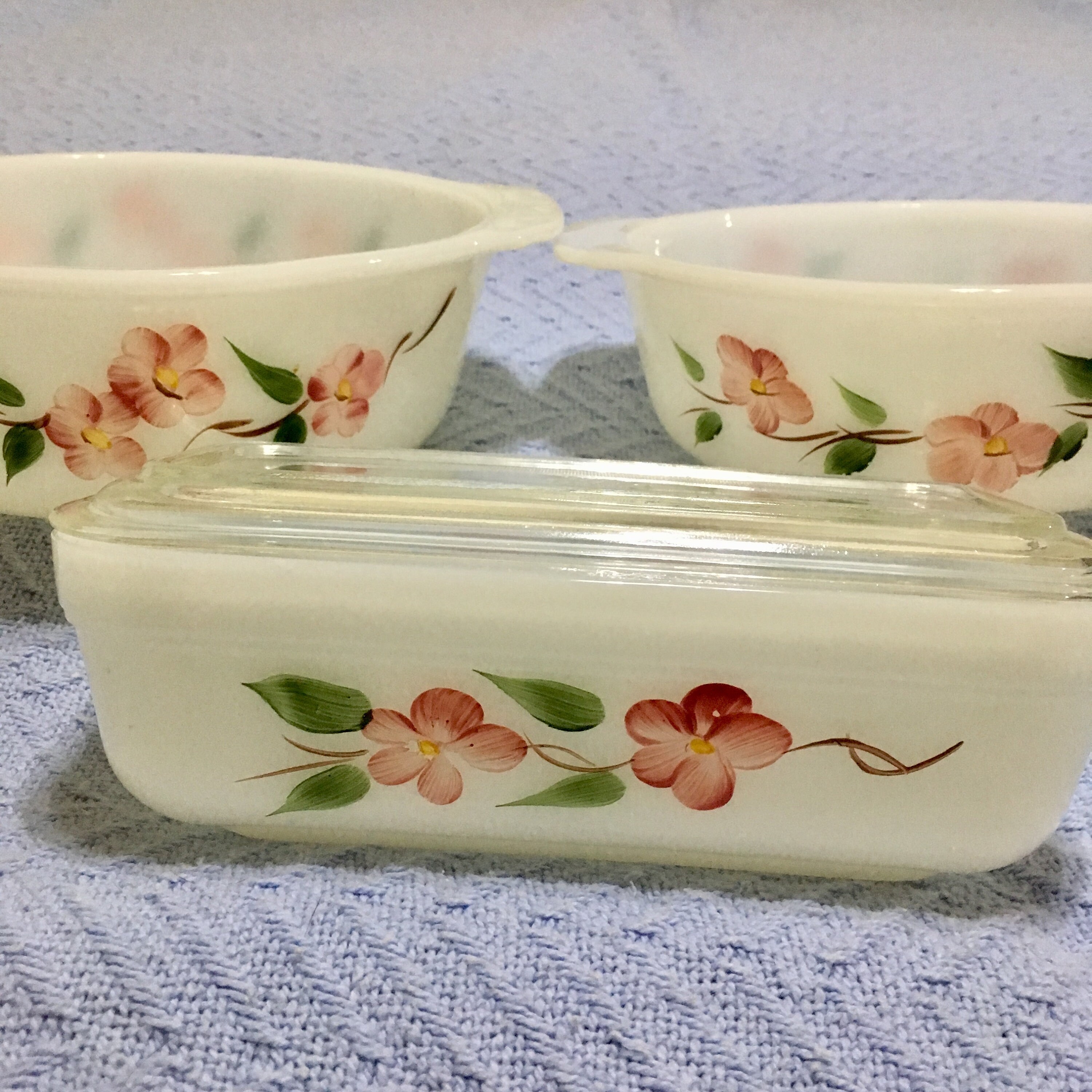 Fire King Oven Ware 4 Piece set, Refrigerator Dish with Lid, 2 Quart, 1