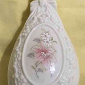 Cameo Ribbon Vase, Royal Heritage Collection Rose Decorated Vase