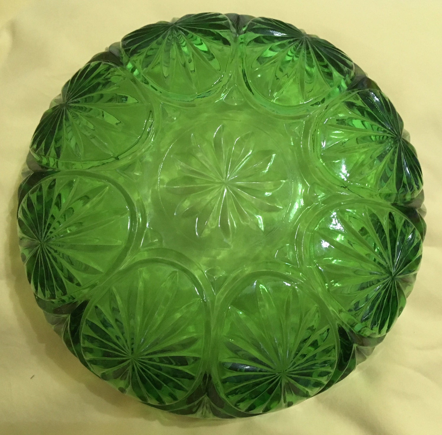 8 Green Glass Serving Bowl, Starburst Pattern, Anchor Hocking