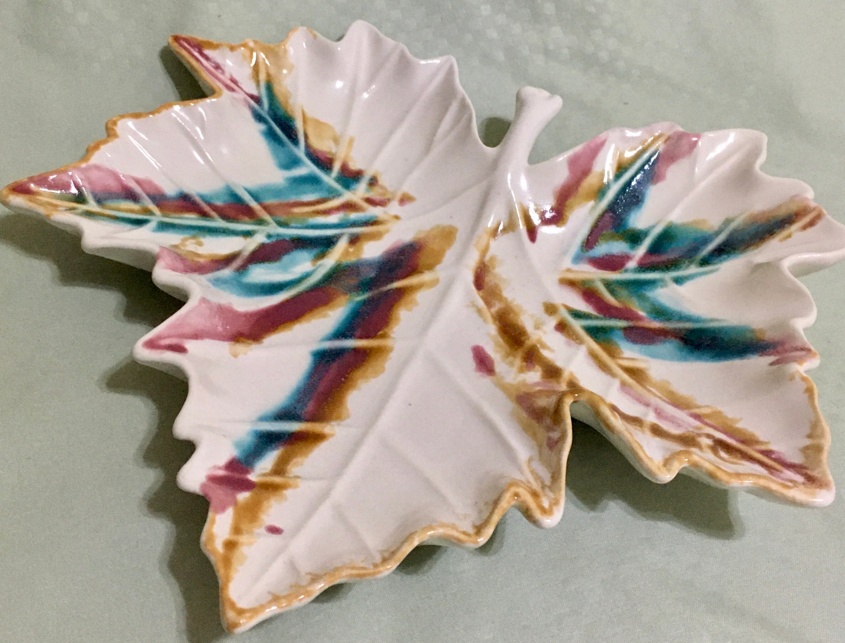 Dryden Pottery Maple Leaf 1995