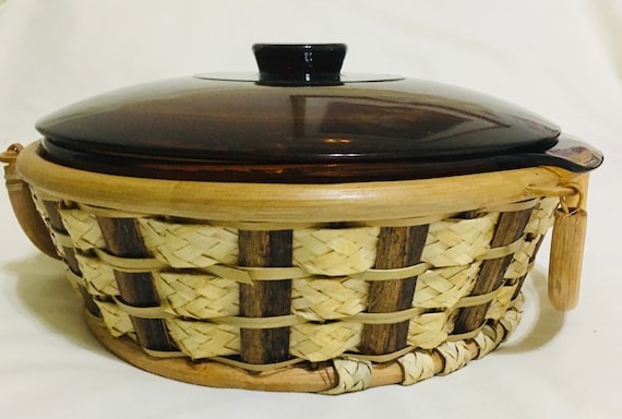 Anchor Hocking Fire King 2 Quart Casserole with Basket
