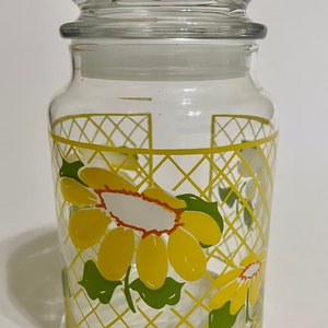 Yellow Daisy Lidded Jar 7&quot;