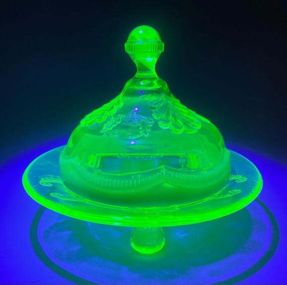 National Glass Co. No. 905 Manila Wreath and Shell Butter Dish