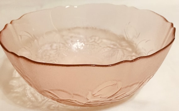 Arcoroc France Pink Rosaline Pattern Serving Bowl 9" Scalloped Rim