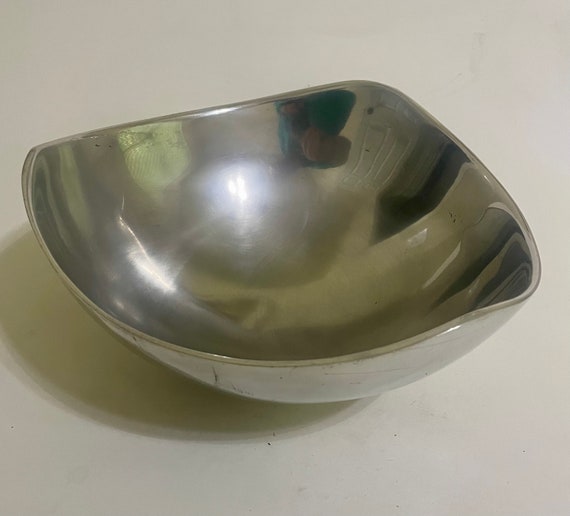 Nambe' Tri-Corner Bowl #528 11" x 5"  Design by Richard K. Thomas 1967