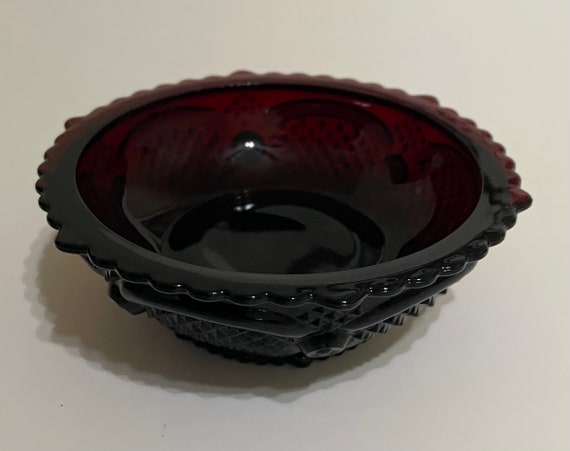 Avon Ruby Red Cape Cod Collection 5 1/8" Fruit Dessert Bowl
