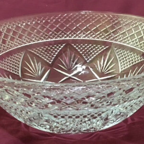 Cristal D'Arques serveringsskål med diameter 25 cm, mönsterslipat glas