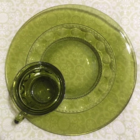 Indiana Glass Kings Crown Luncheon Plate and Cup set, Avocado Green