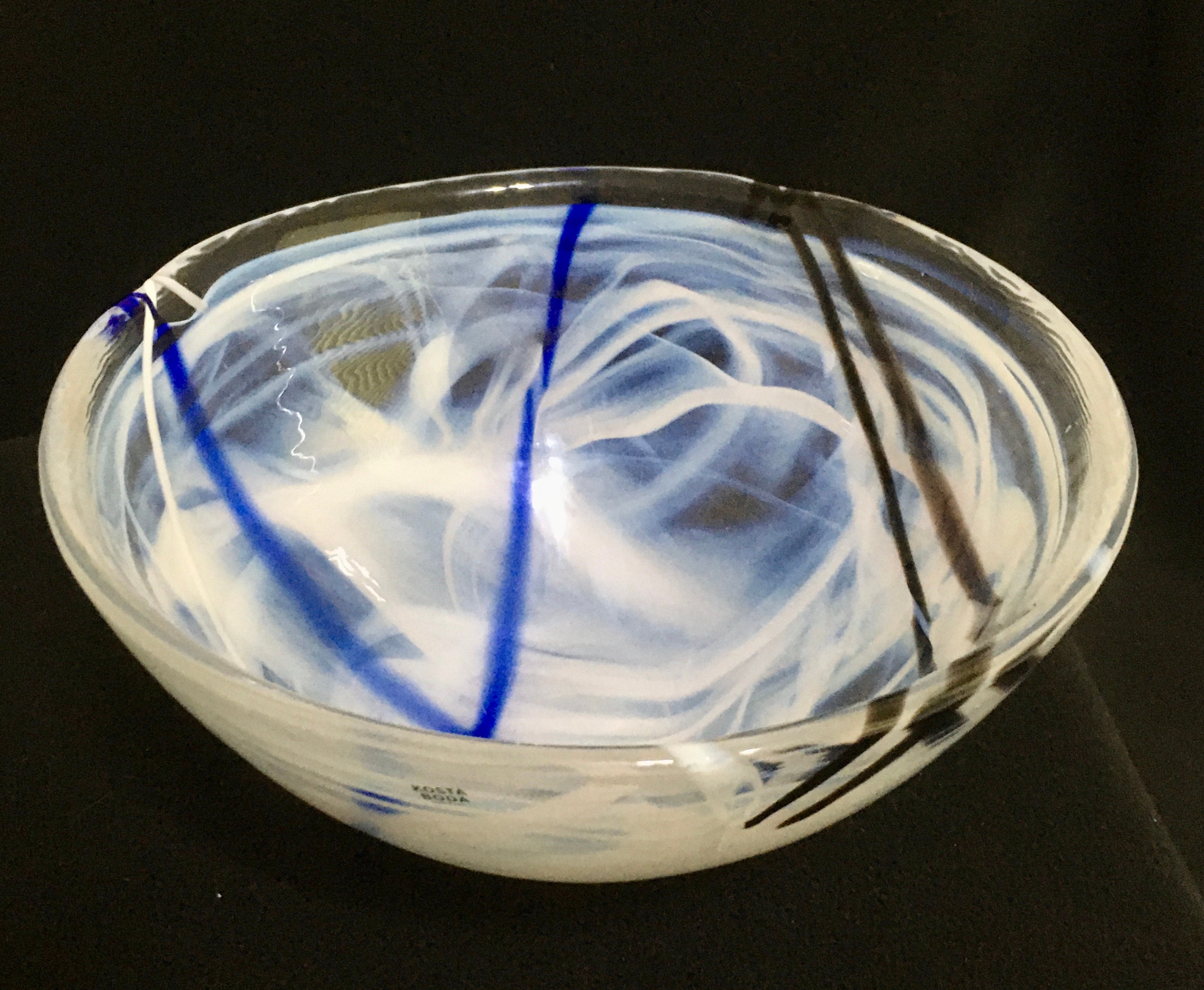 KOSTA BODA青と白の波模様 ガラスボウル KOSTA BODA青と白の波模様 ガラスボウル