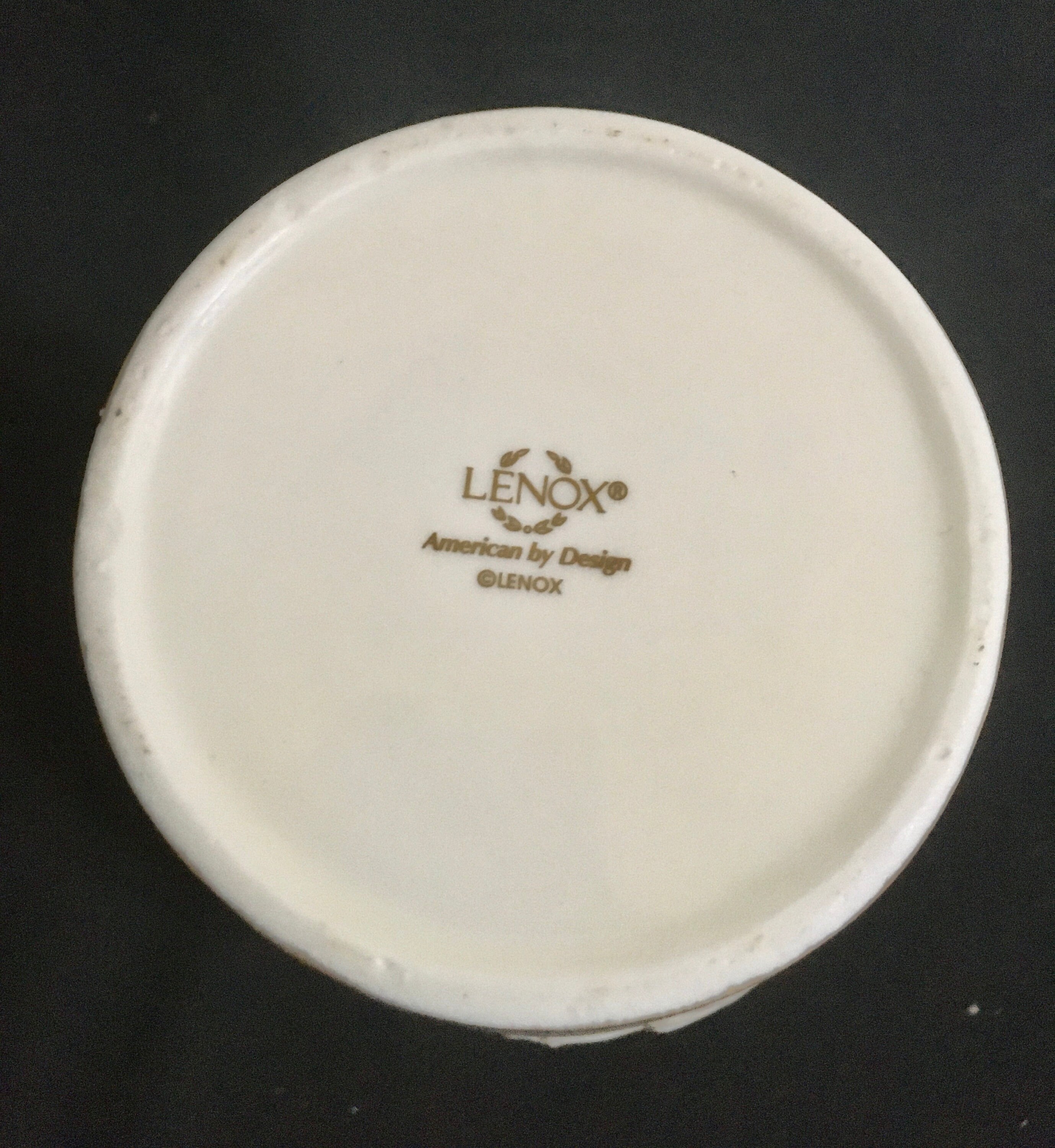 Lenox Poppy Vase Gold Bottom Rim 9 7/8 White/Ivory Color