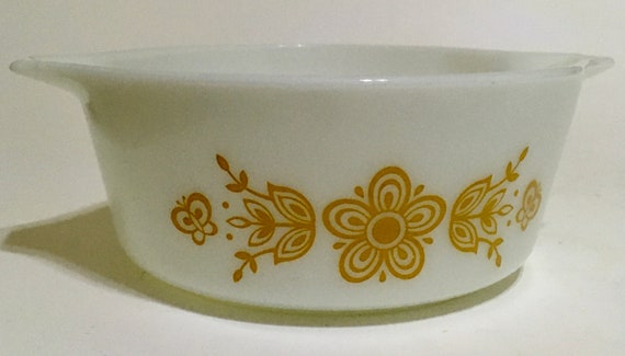 Pyrex Butterfly Gold on White Casserole Dish 472-B 750 ml.