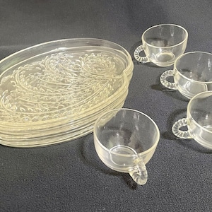 Federal Glass Homestead Snack Set  4 Plates 4 Cups