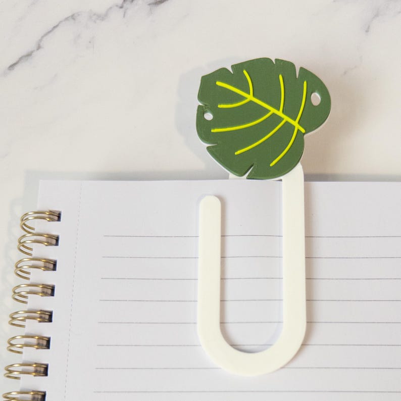 Book Page Marker Monstera Leaf Design Tropical Plant Bookmark Green Foliage Shape Reading Accessory Desk Organization Tool Paper Clip Holder Nature Inspired Office Supply Unique Botanical Gift Plant Lover Present Yellow Vein Detail White