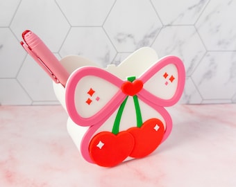 Cherry Bow Pen Holder Kawaii Desk Accessory Cute Office Organizer Aesthetic Stationery Storage Holder Design Kawaii Decoration Pink Bow