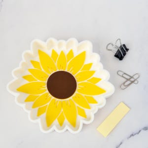 Sunflower Trinket Tray Small Catchall Dish Organizer Desk Accessory Flower Holder Ring Display Yellow Jewelry Decorative Storage Office
