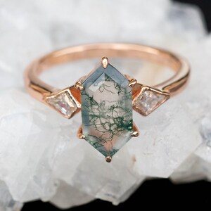 Big Moss Agate Ring -  Natural Moss Engagement Ring - Green Gemstone - 14k Solid Gold- Anniversary Ring - Gift for Her