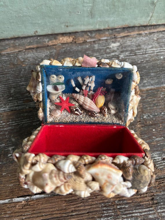 Vintage shell decorated box - image 2