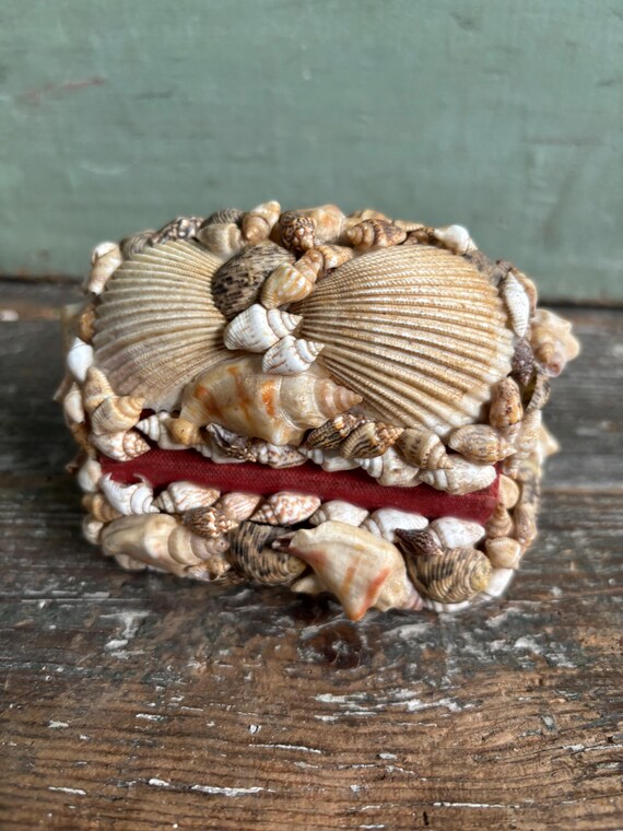 Vintage shell decorated box - image 5